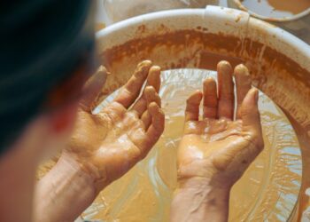 Arte en tus manos: Proyectos creativos con arcilla
