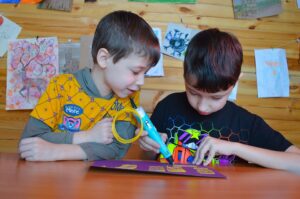 Creatividad en Acción: Manualidades Mágicas para Niños