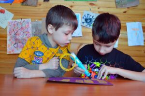 ¡Diviértete y crea con Manualidades para niños!