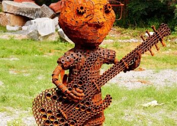 Renace con Reciclaje: ¡Convierte tu basura en obras maestras!