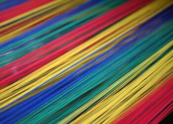 Tejido y Costura Creativa: Hilando Arte en Cada Puntada