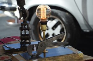 Transforma y Crea: Manualidades con Reciclaje Creativo