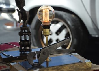 Transforma y Crea: Manualidades con Reciclaje Creativo