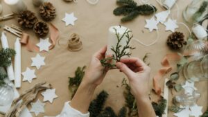 Cómo hacer candelabros y portavelas con materiales reciclados: 8 ideas originales