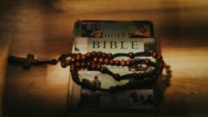 Cómo hacer pulseras con cuentas paso a paso: materiales, técnicas y 5 diseños fáciles