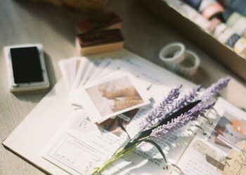 Cómo hacer un álbum de scrapbooking para bebé: materiales, técnicas y páginas imprescindibles