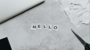 Herramientas de scrapbooking imprescindibles: guía completa para empezar tu primer álbum