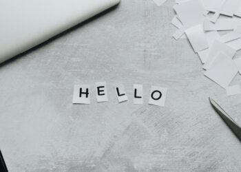 Herramientas de scrapbooking imprescindibles: guía completa para empezar tu primer álbum