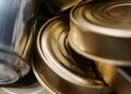 Latas de conserva recicladas preparadas para manualidades con latas