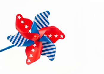 Molinillos de viento de papel de colores para manualidades infantiles