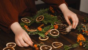 Coronas de Navidad DIY: 8 ideas fáciles paso a paso