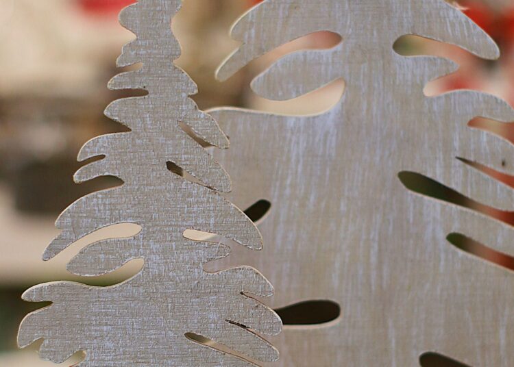 Árbol de Navidad reciclado de madera como adorno DIY